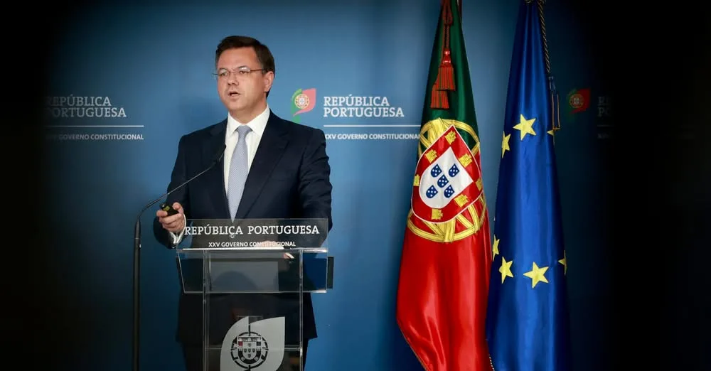 O Conselho de Ministros aprovou, na generalidade, a revisão do Código dos Contra…