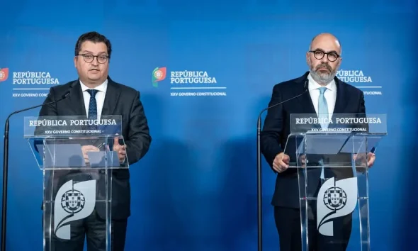 O Conselho de Ministros aprovou uma resolução que convida as proponentes Air Fra…