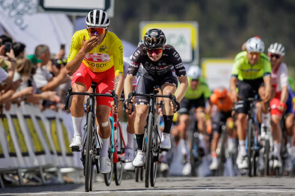 Tomas Contte bisa no G.P. OJOGO/Leilosoc e reforça a liderança » Ciclismo + TV