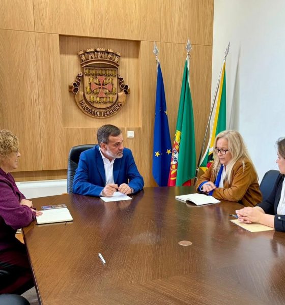 Paços de Ferreira: Presidente da Câmara reúne com Ordens dos Advogados e Solicitadores para debater recursos humanos e procuradoria ilícita