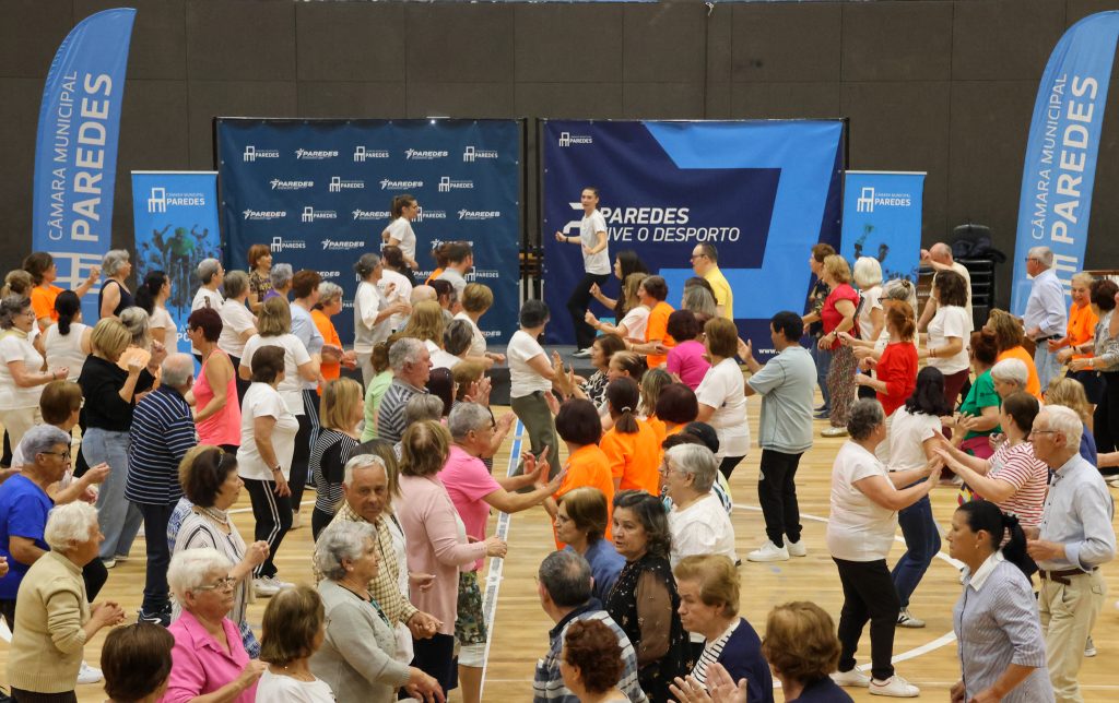 Paredes assinalou Dia Mundial da Dança com Mega Aula de Dança Sénior que juntou mais de 400 idosos