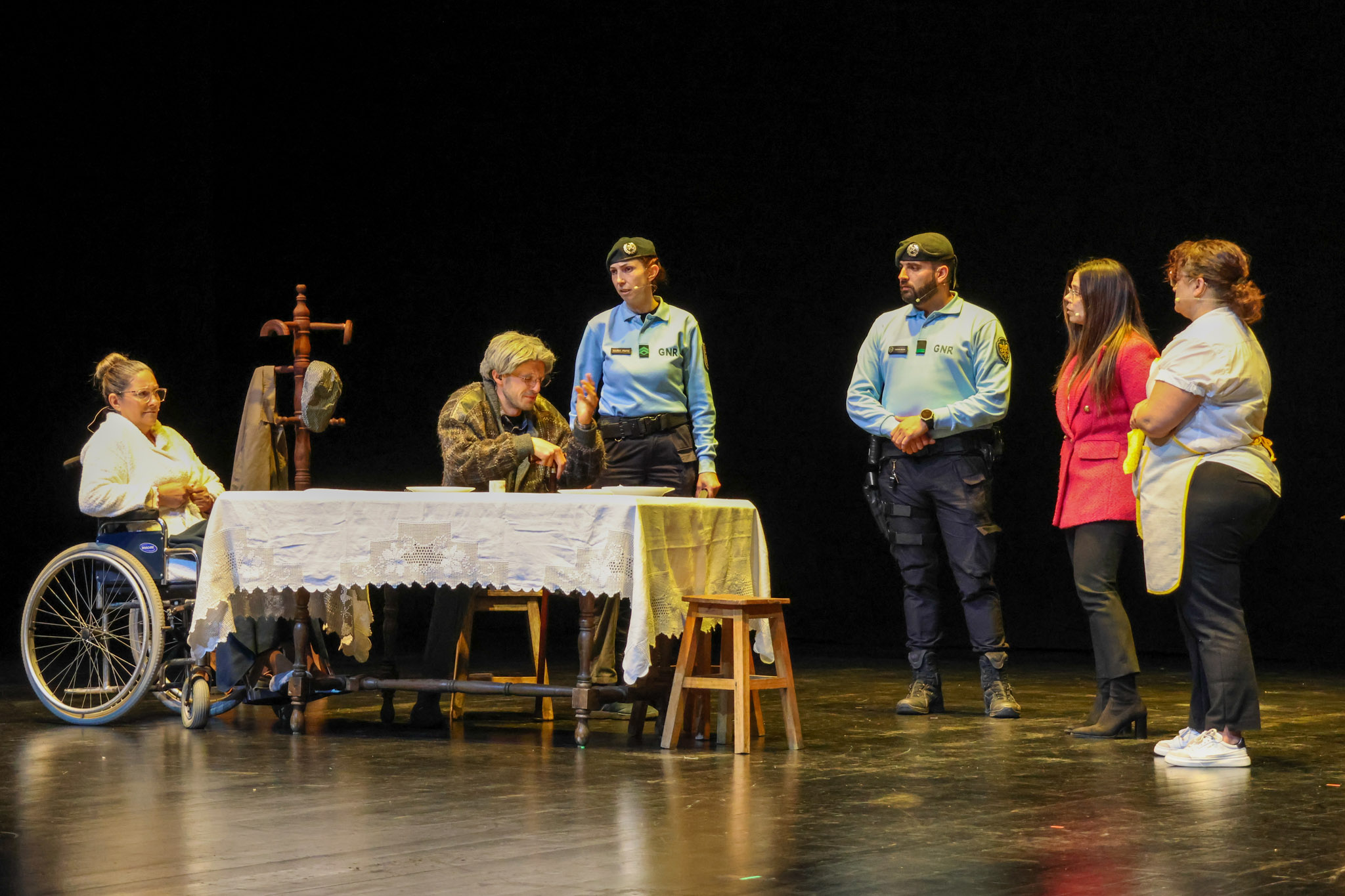 Paredes e GNR promovem ação “Idosos Seguros, Vidas Felizes” com demonstração de meios e teatro