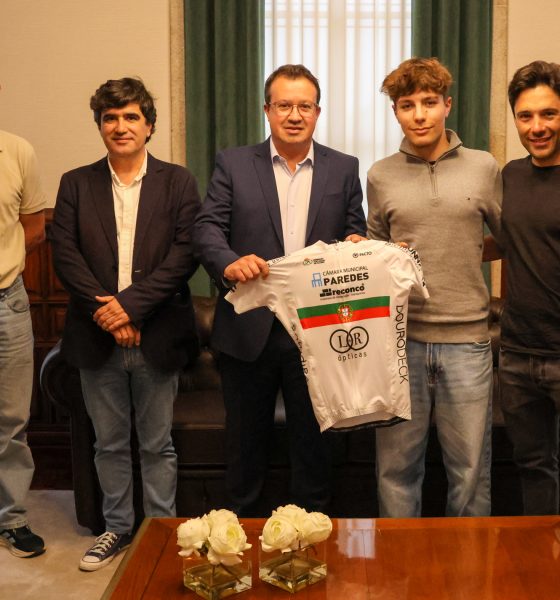 Presidente da Câmara de Paredes recebe ciclista João Silva, campeão nacional de pista