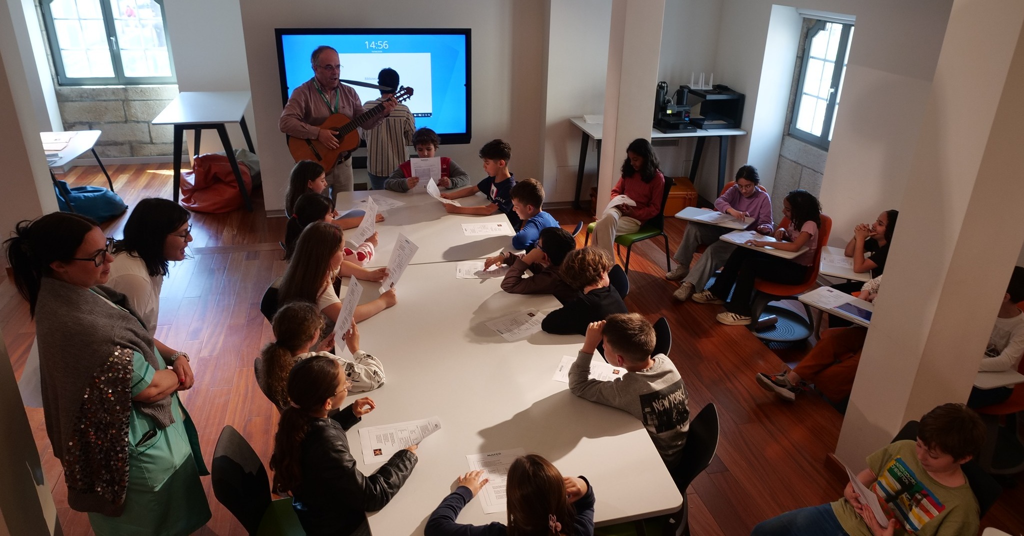 Projeto “Memórias em Movimento” leva alunos da EB1 do Marco ao universo de Carmen Miranda