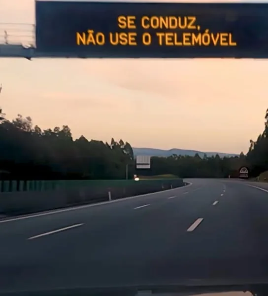 Se conduz, não use o telemóvel. Se tiver
mesmo de atender, pare num lugar seguro…
