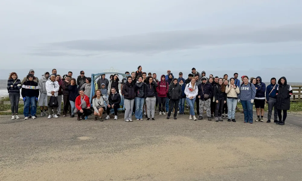 SASUP e ICBAS promovem ação de limpeza de praia com as Águas de Gaia