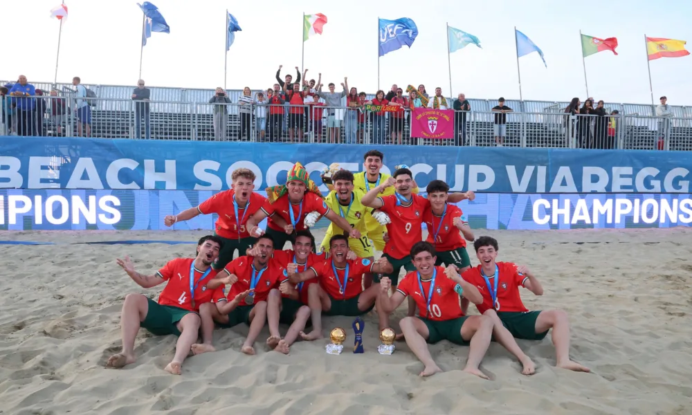 Campeões da Europa de Sub-20 de Futebol de Praia recebidos nos Paços do Concelho esta terça-feira