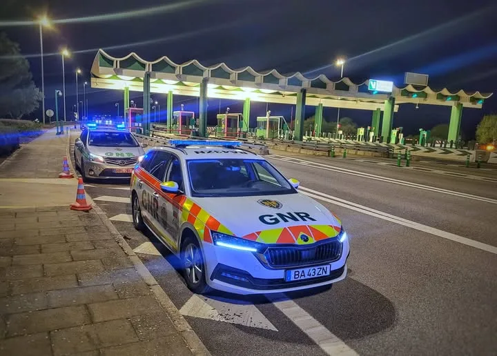 GNR trava condutor em contramão na A6 e evita tragédia