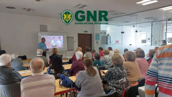 Vidigueira: GNR sensibiliza alunos da Universidade Sénior para a segurança no domicílio