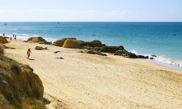 Portugal é um dos destinos favoritos dos europeus para o verão de 2026