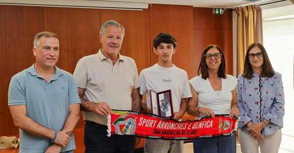 Câmara Municipal e Sport Arronches e Benfica promoveram cerimónia de reconhecime…