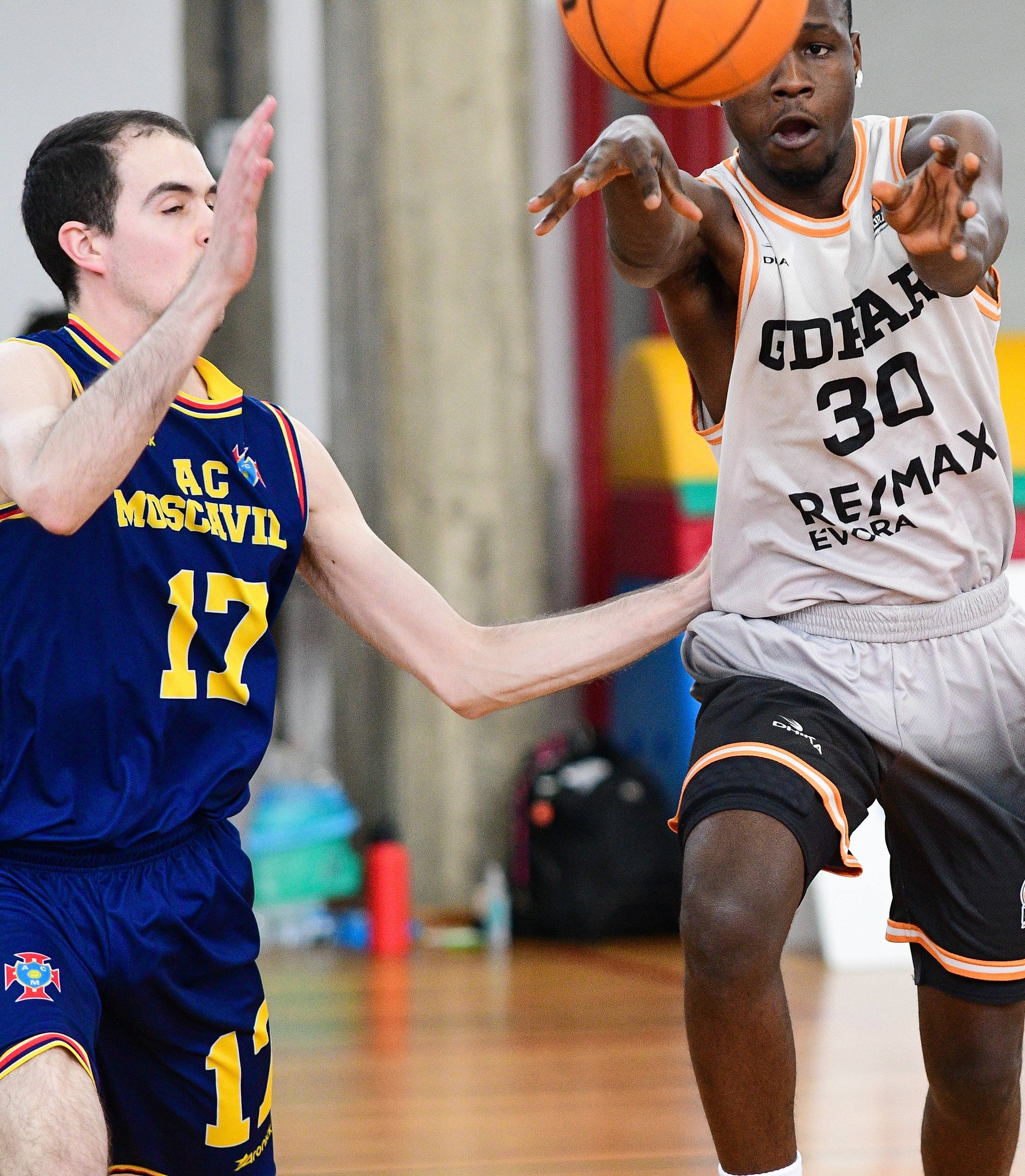 Basquetebol eborense em alta

O basquetebol eborense atravessa um momento de afi…