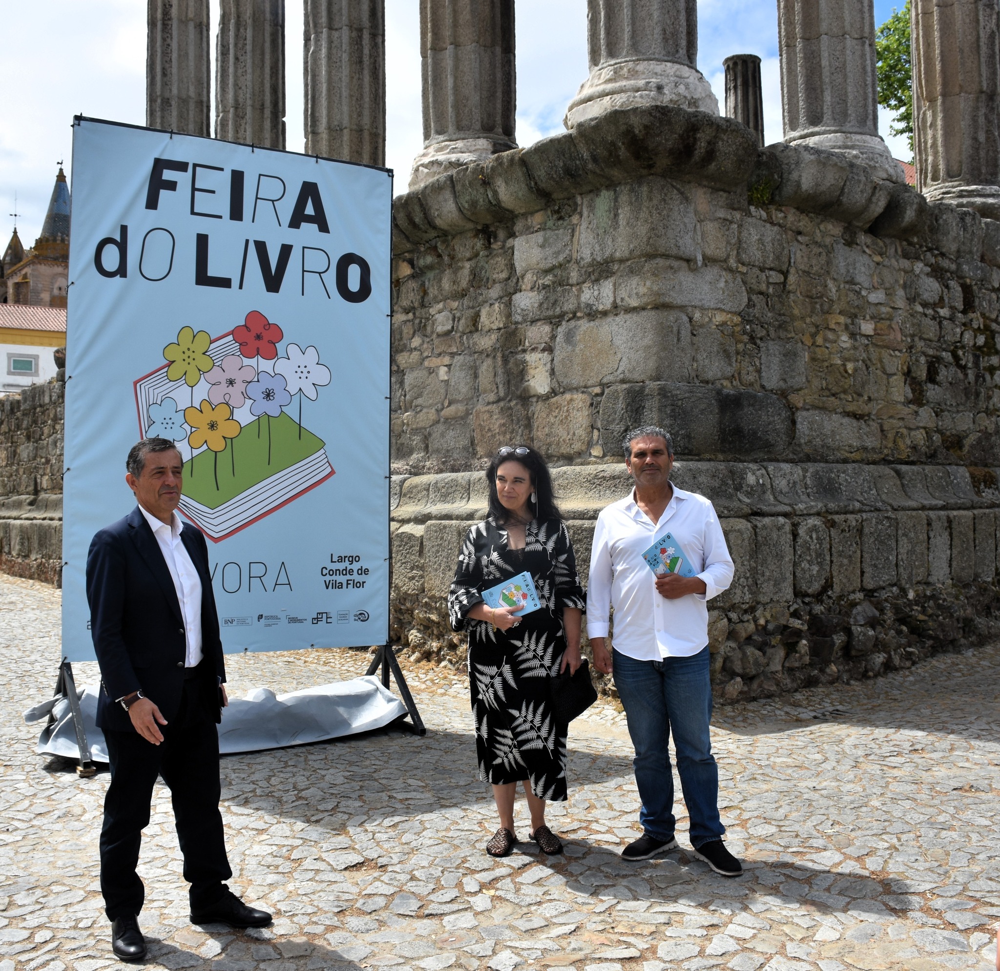 EDIÇÃO DE 2026 DECORRE ATÉ 09 DE MAIO COM O TEMPLO ROMANO COMO PALCO
𝗙𝗘𝗜𝗥𝗔 𝗗𝗢 𝗟𝗜…