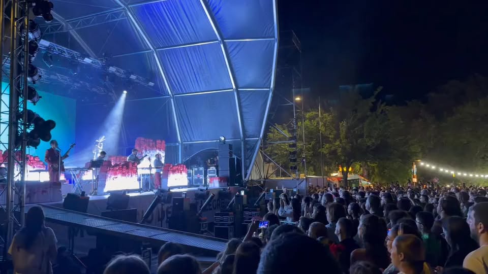 A primeira noite das Festas da Cidade 2026 continua a fascinar os milhares de vi…