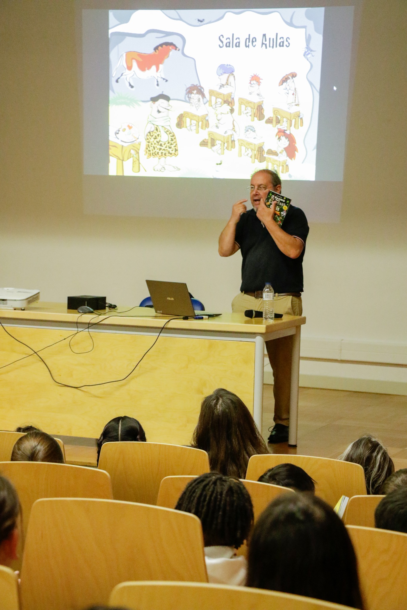 Encontro com o escritor Nuno Caravela promoveu leitura e imaginação 

Ontem deco…