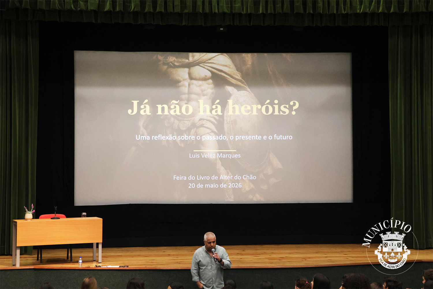 𝑭𝒆𝒊𝒓𝒂 𝒅𝒐 𝑳𝒊𝒗𝒓𝒐 𝟐𝟎𝟐𝟔
O segundo dia da Feira contou com a presença do Dr. Luís Ma…