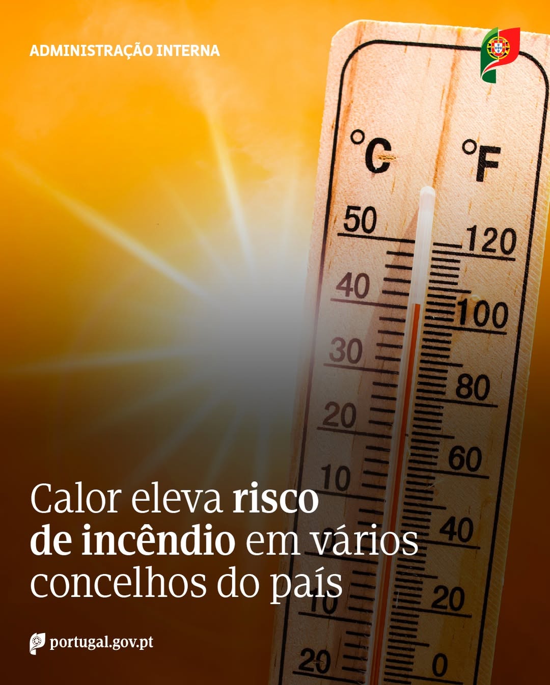 Vários concelhos do continente estão hoje em risco elevado de incêndio rural, de…