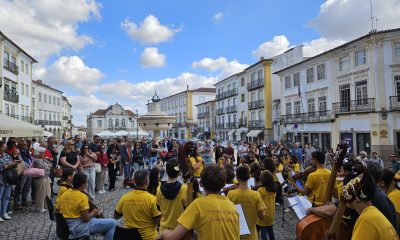 A Praça do Giraldo recebeu, no passado dia 14 de maio, mais um concerto da Orqu…