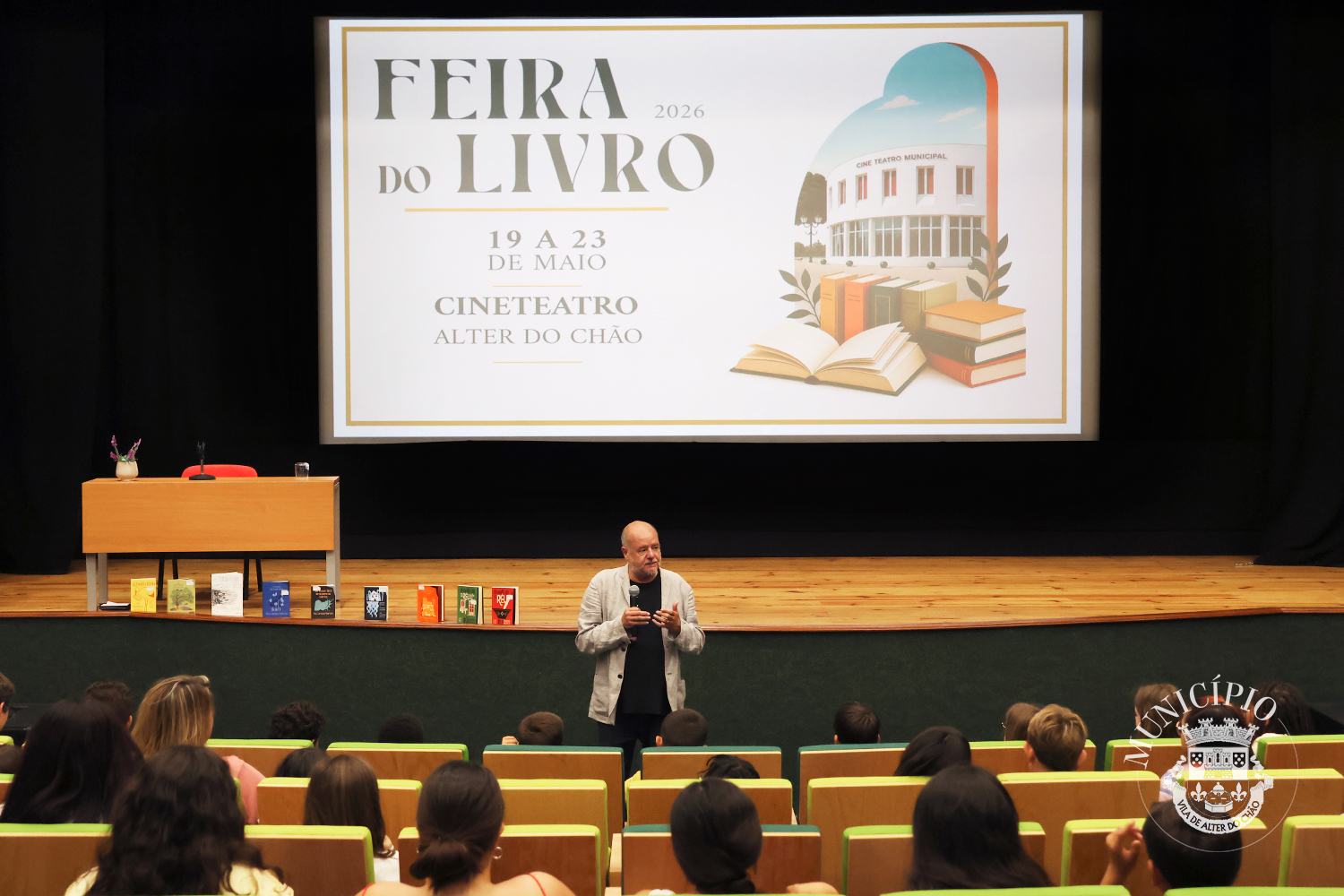 𝑭𝒆𝒊𝒓𝒂 𝒅𝒐 𝑳𝒊𝒗𝒓𝒐 𝟐𝟎𝟐𝟔

Ontem, dia 21 de maio, a Feira do Livro contou com mais um…