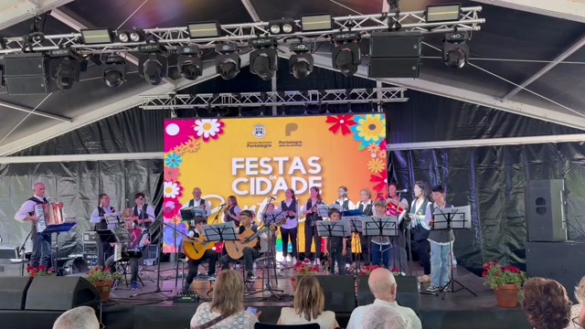 Já se ouve o Grupo Musical Sons do Campo, no Festival do Associativismo Cultural…