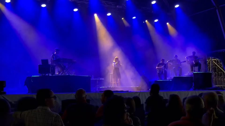 Gisela João já está a atuar, na última noite das Festas da Cidade de Portalegre…