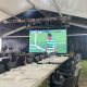 Também há futebol no recinto das Festas.
Os adeptos podem assistir ao jogo do Fi…