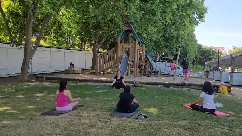 Já teve início a divertida e original atividade de Yoga para Crianças, no Palco …