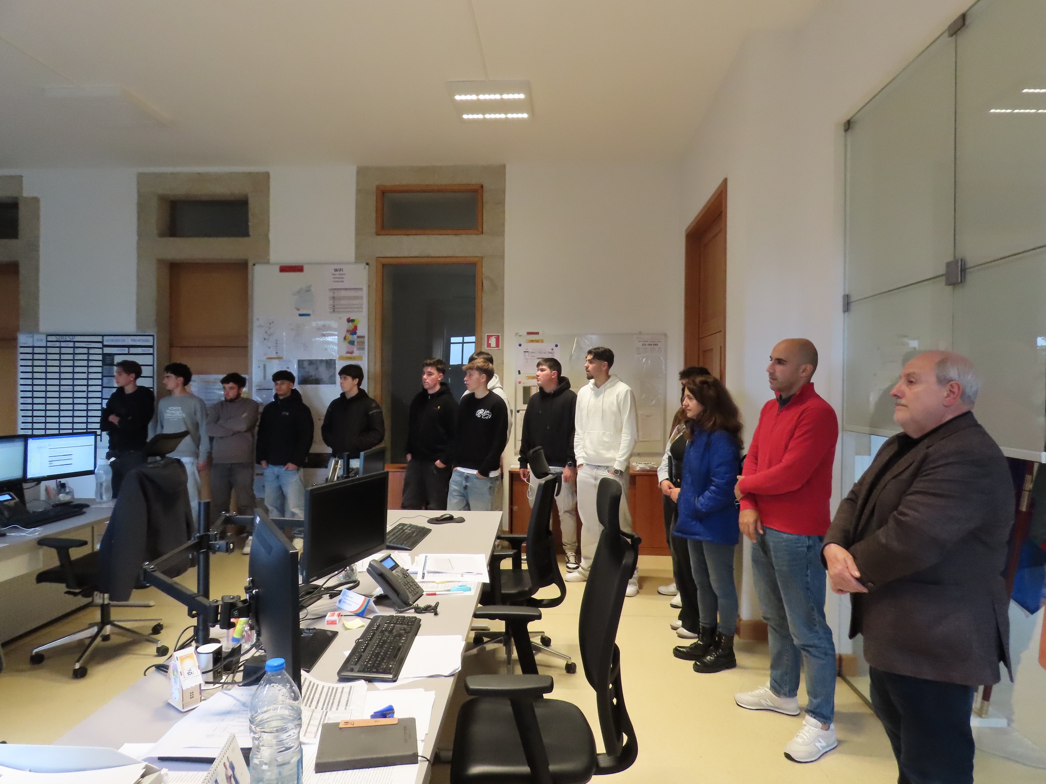 Alunos de Cinfães visitam Comando Sub-Regional do Tâmega e Sousa para conhecer Proteção Civil