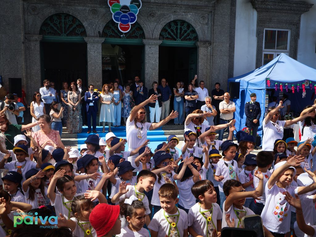 Castelo de Paiva dá início à 19.ª Feira Social com atuação de crianças e homenagem à memória mineira