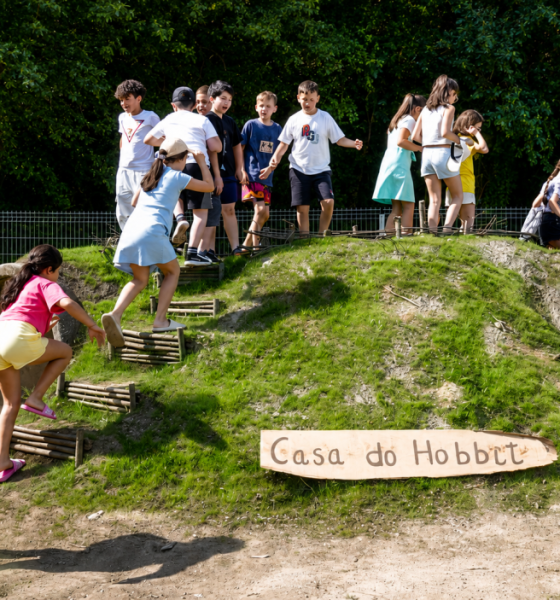 Centro Escolar de Arreigada inaugura recreio natural pioneiro que transforma a aprendizagem ao ar livre