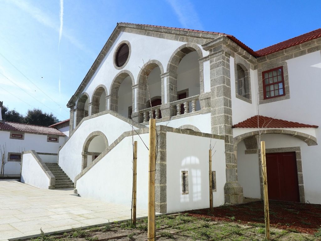 Futuro Museu do Mobiliário de Paredes: utentes do Centro de Dia de Vilela visitaram espaço que celebrará a talha e a arte da madeira