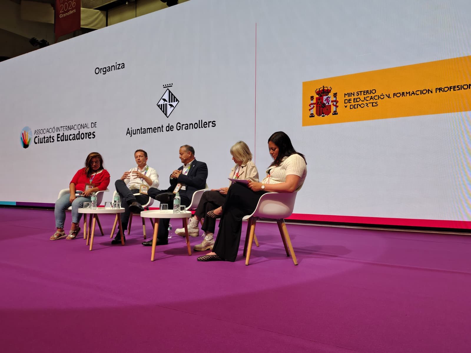 Presidente da Câmara de Lousada partilha experiência em mesa redonda no Congresso Internacional de Cidades Educadoras, em Granollers