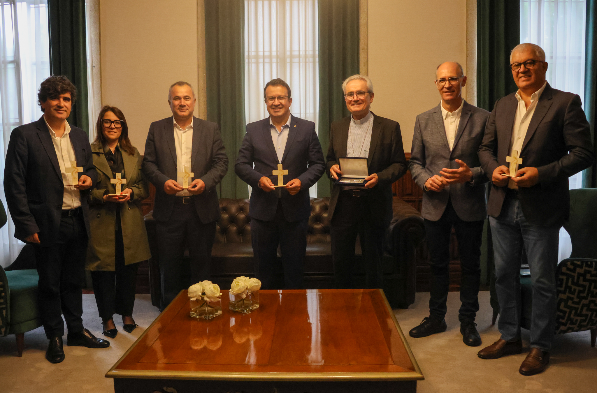 Presidente da Câmara de Paredes recebe D. Vitorino Soares em visita pastoral aos Paços do Concelho