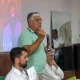 Sala cheia para o lançamento do livro “Vamos falando, pai”, que celebra a vida …