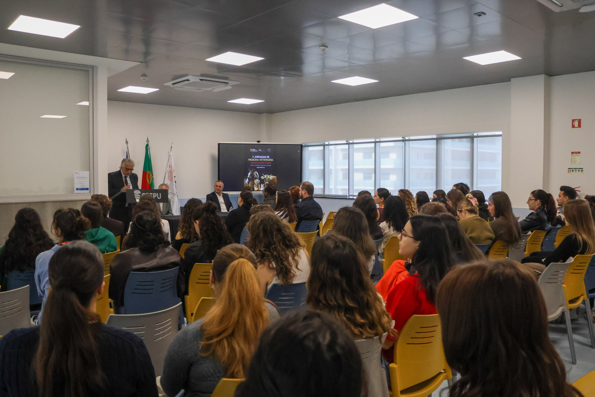 V Jornadas de Medicina Veterinária arrancam no Hospital Veterinário Universitário de Paredes com presença do vice-presidente da Câmara