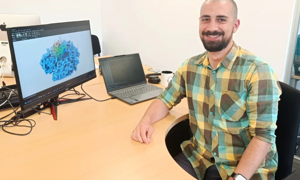 Cientista da U.Porto estuda como degradar plástico com ajuda da IA