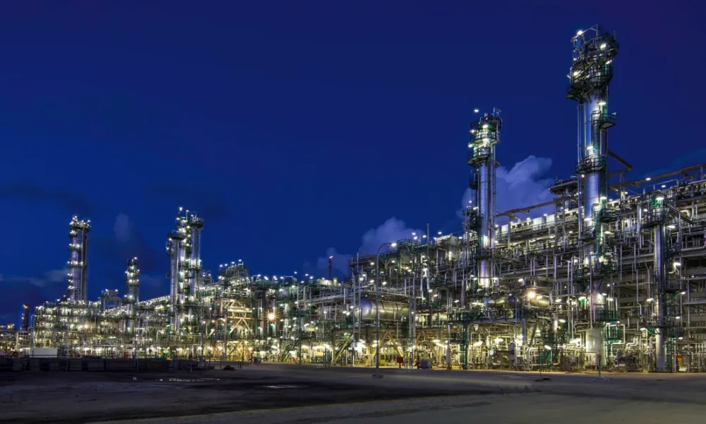 Ambiente: Refinaria de Sines e TAP lideram lista das entidades mais poluentes do país
