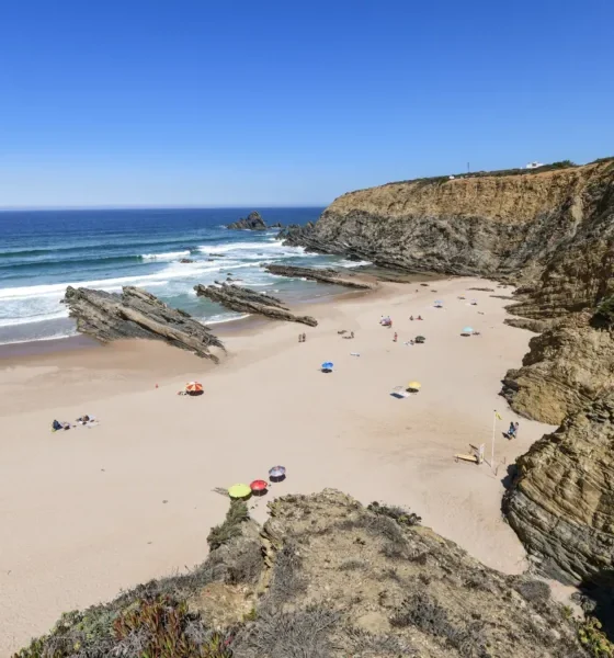 Odemira: Época balnear arranca com 11 praias Bandeira Azul e três “Zero Poluição”