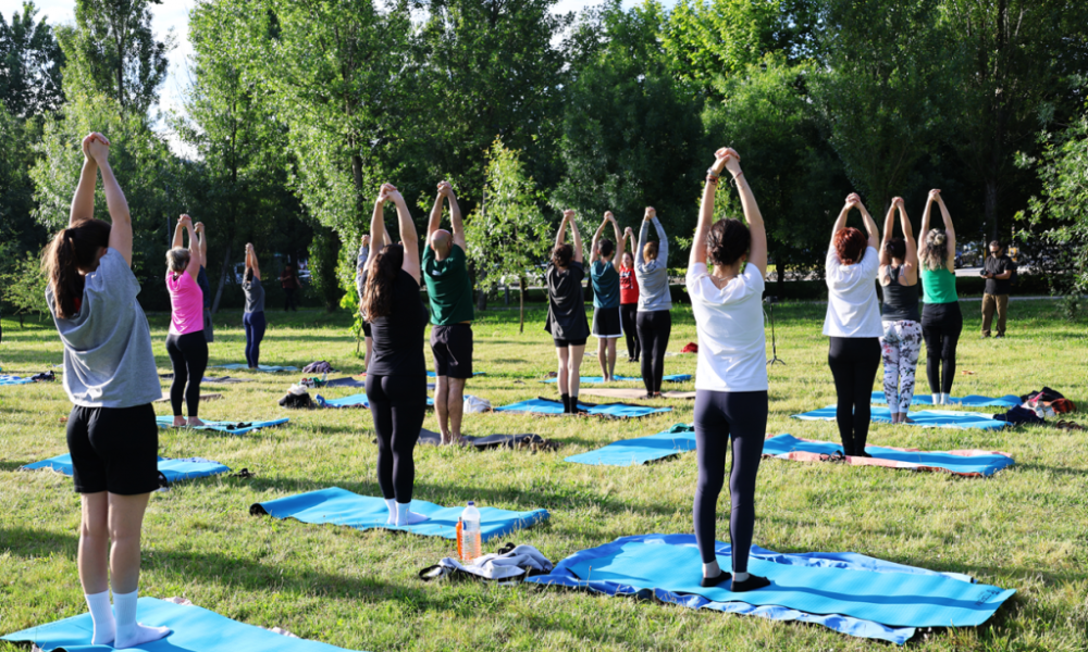 Universidade do Porto leva Yoga ao ar livre ao Parque de Lamas