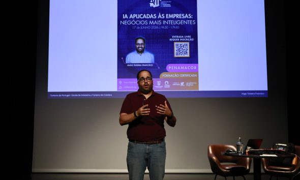 Teatro Clube recebeu formação sobre IA aplicada às empresas

O Teatro Clube de P…