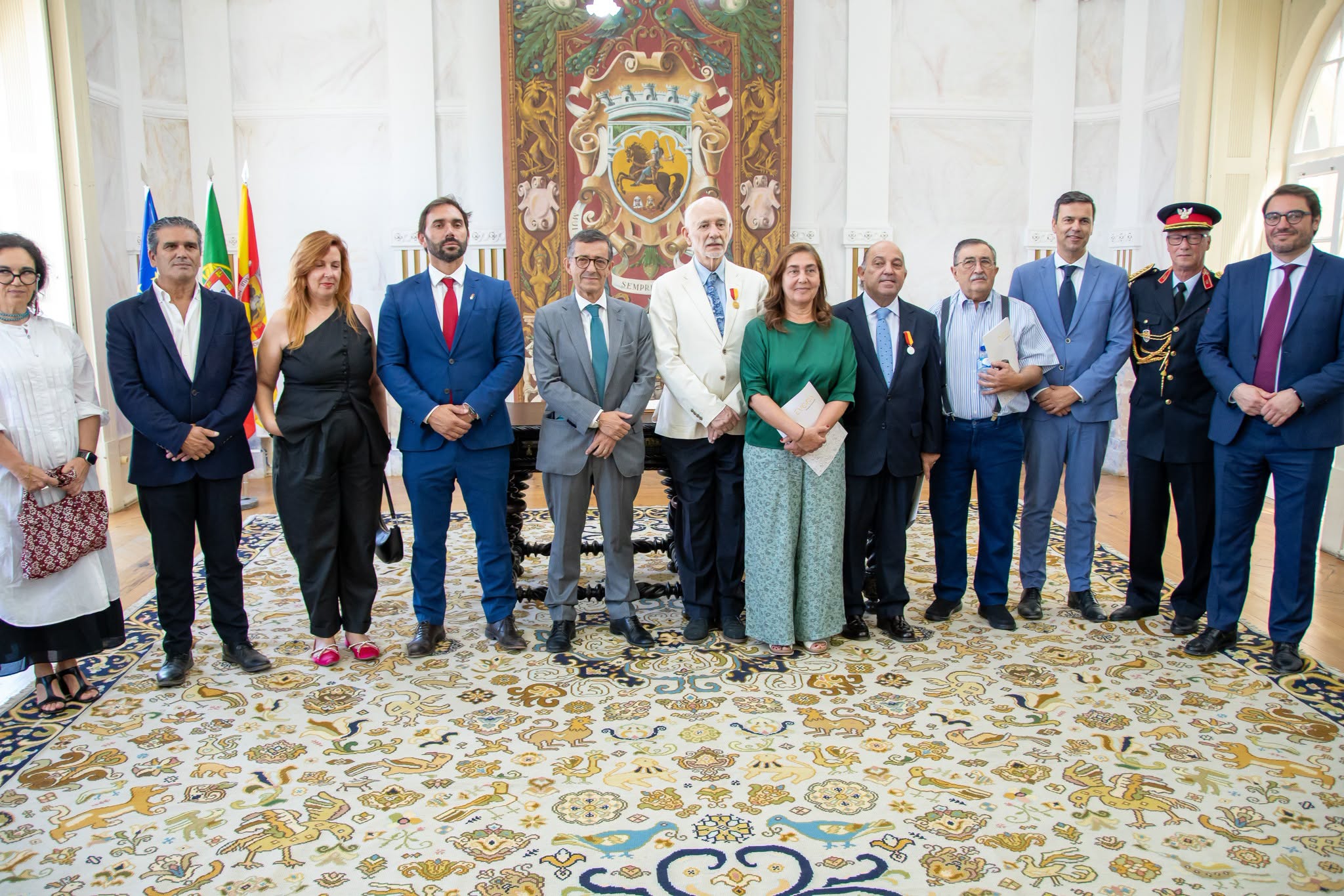 No Dia da Cidade

Évora homenageou quatro personalidades com Medalhas de Mérito …