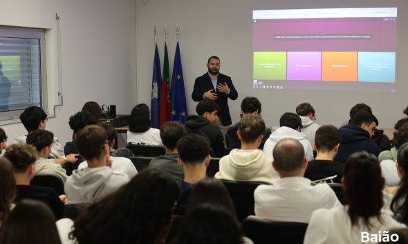 Agrupamento de Escolas de Vale de Ovil, em Baião, promove sessão sobre cyberbullying com juiz e presidente da Câmara