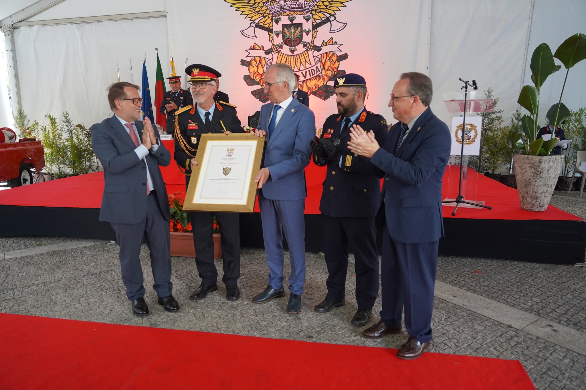Bombeiros de Lousada celebram 100 anos com monumento, novas viaturas e reforço de apoios