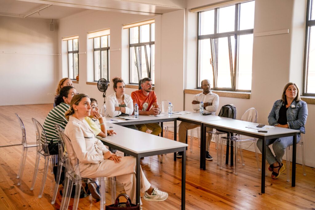 Celorico de Basto promove seminário “Como Educar Adolescentes Responsáveis” sobre parentalidade positiva no Centro Cultural de Fermil