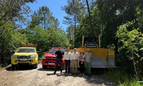Cinfães reforça prevenção de incêndios com trabalhos de regularização da rede viária florestal