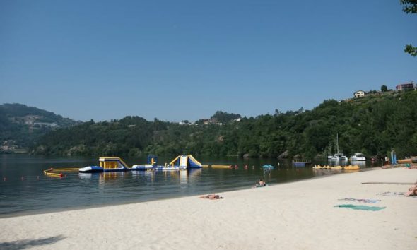 Época Balnear na Praia Fluvial de Bitetos aberta até 13 de setembro com segurança e acessibilidade