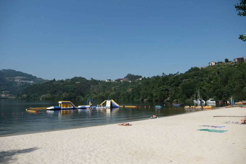 Época Balnear na Praia Fluvial de Bitetos aberta até 13 de setembro com segurança e acessibilidade