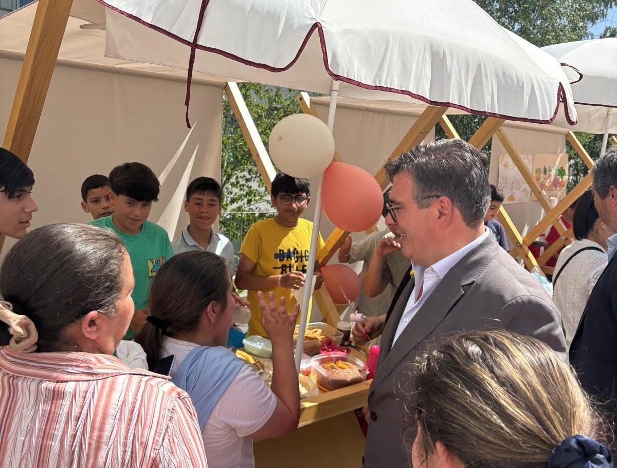 Executivo de Resende marca presença no Mercado Solidário do Agrupamento de Escolas