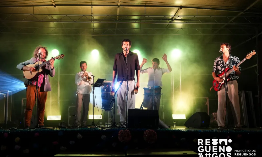 Festas de Santo António 2026 | Sonsasional

O conjunto Sonsasional atuou na últi…