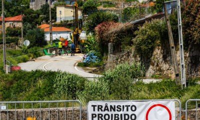Obras avançam para repor circulação na EN222 em São Martinho de Mouros